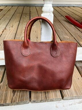 Classic Cinnamon Bear Portland Leather Raindrop (Larger size)